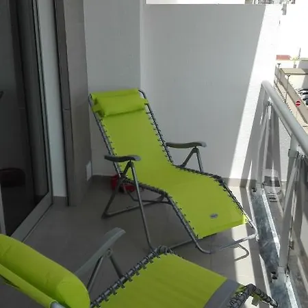 Apartment T2 Em Frente Ao Mar *