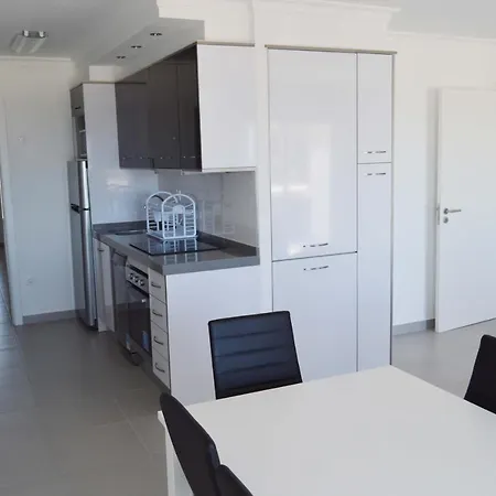 Apartment T2 Em Frente Ao Mar *